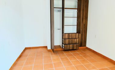 CASA EN VENTA CON ALBERCA EN RESIDENCIAL EXCLUSIVO EN TLAYACAPAN, MOR.