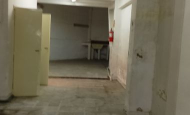 ALQUILER DE LOCAL ,CON ENTREPISO ,OPORTUNIDAD POR PRECIO Y UBICACION