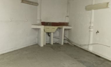 ALQUILER DE LOCAL ,CON ENTREPISO ,OPORTUNIDAD POR PRECIO Y UBICACION