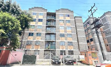 Departamento de 2 recámaras y estacionamiento en Atlampa