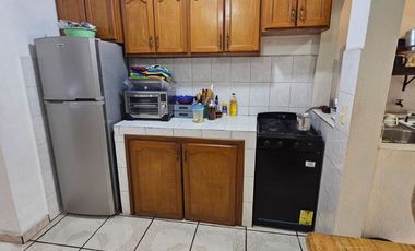 VENTA DE CASA CON DOS FRENTES CERCA DEL PABELLÓN