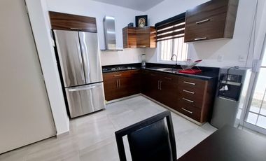 HERMOSA CASA DE 2 RECÁMARAS, TOTALMENTE AMUEBLADA Y EQUIPADA, PLAYA DEL CARMEN