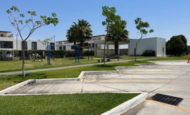 CASA EN VENTA RESIDENCIAL ARBORETO EN NUEVO MÈXICO, TESISTAN; JALISCO.