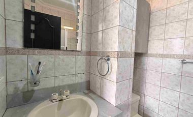 En venta Casa Amplia con piscina en  Los Álamos, al norte de Guayaquil. 4 dormitorios