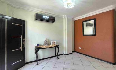 En venta Casa Amplia con piscina en  Los Álamos, al norte de Guayaquil. 4 dormitorios