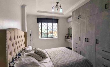 En venta Casa Amplia con piscina en  Los Álamos, al norte de Guayaquil. 4 dormitorios