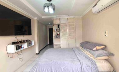 En venta Casa Amplia con piscina en  Los Álamos, al norte de Guayaquil. 4 dormitorios