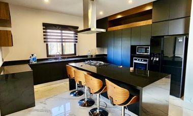 RESIDENCIA  EN VENTA O RENTA EL BOSQUE COUNTRY CLUB LEON GUANAJUATO CON CAMPO DE GOLF