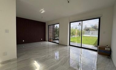 Casa con Renta con visita al lago en Fraccionamiento Privado Ocoyoacac, Edo de México