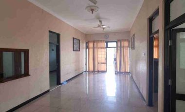 BANGUNAN FULL FURNISHED DI TENGAH KOTA CILACAP