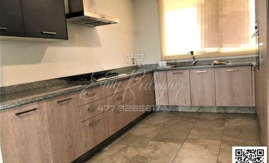 CASA DE UN PISO, AMUEBLADA EN RENTA  FRACC. LA CAMPIÑA, León,Gto; 3 REC, 3 AUTOS, JARDÍN, EQUIPADA