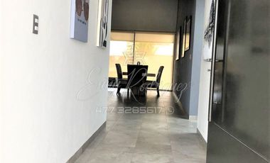 CASA DE UN PISO, AMUEBLADA EN RENTA  FRACC. LA CAMPIÑA, León,Gto; 3 REC, 3 AUTOS, JARDÍN, EQUIPADA