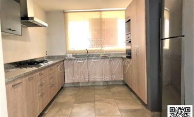 CASA DE UN PISO, AMUEBLADA EN RENTA  FRACC. LA CAMPIÑA, León,Gto; 3 REC, 3 AUTOS, JARDÍN, EQUIPADA