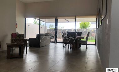 CASA DE UN PISO, AMUEBLADA EN RENTA  FRACC. LA CAMPIÑA, León,Gto; 3 REC, 3 AUTOS, JARDÍN, EQUIPADA