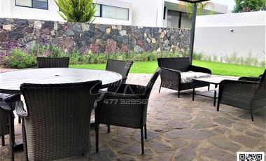 CASA DE UN PISO, AMUEBLADA EN RENTA  FRACC. LA CAMPIÑA, León,Gto; 3 REC, 3 AUTOS, JARDÍN, EQUIPADA