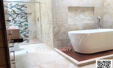 CASA AMUEBLADA EN LA CAMPIÑA, León,Gto; RENTA $36,500, 3 REC. CON BAÑO C/U, 4 AUTOS, JARDÍN CON TERRAZA