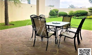 CASA AMUEBLADA EN LA CAMPIÑA, León,Gto; RENTA $36,500, 3 REC. CON BAÑO C/U, 4 AUTOS, JARDÍN CON TERRAZA