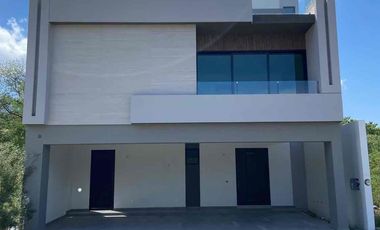 CASA EN VENTA EN AYSSO RESIDENCIAL, ZONA SUR ,CARRETERA NACIONAL ,MONTERREY N.L.