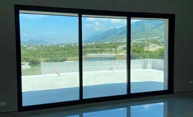 CASA EN VENTA EN AYSSO RESIDENCIAL, ZONA SUR ,CARRETERA NACIONAL ,MONTERREY N.L.