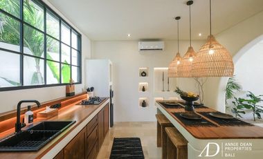 FREEHOLD | MEDITERRANEAN-STYLE 2-BEDROOM VILLA - PERERENAN