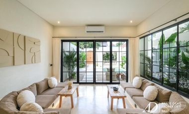 FREEHOLD | MEDITERRANEAN-STYLE 2-BEDROOM VILLA - PERERENAN