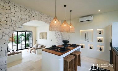 FREEHOLD | MEDITERRANEAN-STYLE 2-BEDROOM VILLA - PERERENAN