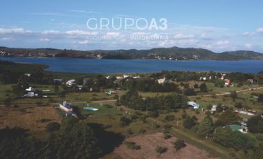 LOTE CON ESPECTACULARES VISTAS AL LAGO LOS MOLINOS- 680