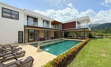 ALQUILER DE FINCA LOS ROSALES INF AL3244035285 EN PIEDECUESTA.