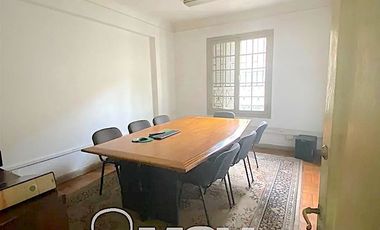 Oportunidad Única para Inversionistas y Proyectos Educacionales en el Centro de Santiago