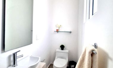 REMATE! ÚLTIMA UNIDAD, CASA DE 3 RECÁMARAS, SE ENTREGA AMUEBLADA Y TOTALMENTE EQUIPADA!