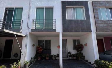 Casa en venta en Rinconadas del Valle, Jardines del Valle en Zapopan Jalisco