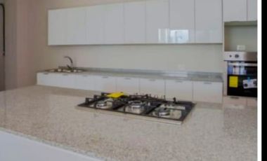 Rento lindísimo departamento Pent Garden en calzada Zavaleta 172 m2 de terreno 2 recamaras 2 baños cochera 2 autos áreas verdes y amenidades $24,000