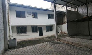 SE VENDE CASA DE 2 PISOS CON GALPON, BABAHOYO