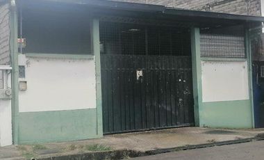 SE VENDE CASA DE 2 PISOS CON GALPON, BABAHOYO