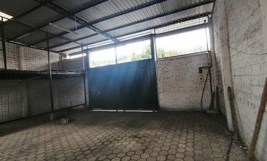 SE VENDE CASA DE 2 PISOS CON GALPON, BABAHOYO