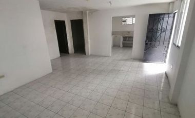 SE VENDE CASA DE 2 PISOS CON GALPON, BABAHOYO