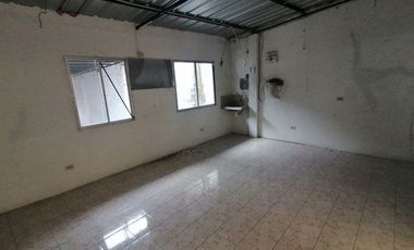 SE VENDE CASA DE 2 PISOS CON GALPON, BABAHOYO