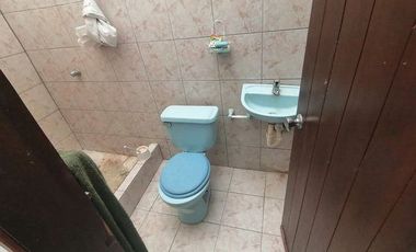 SE VENDE CASA DE 2 PISOS CON GALPON, BABAHOYO