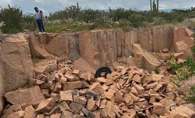 VENTA TERRENO CON BANCO DE MATERIAL DE CANTERA HIDALGO