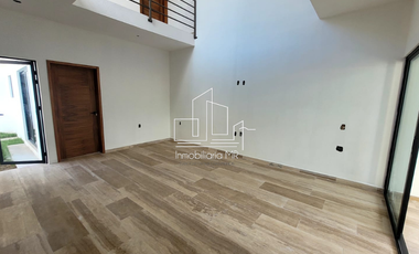 CASA CON ALBERCA EN MORELOS