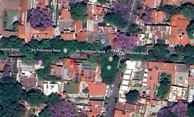 Casa en venta en zona residencial, 3 recámaras, 6 baños, 3 estacionamientos, 673 m² construidos (Remate bancario)