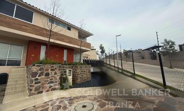 Venta Casa Arborada, Lago Esmeralda