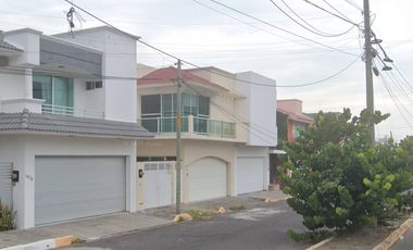 CASA EN VENTA EN COSTA DE ORO VERACRUZ DE REMATE YA ADJUDICADA