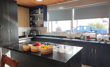 Leon Propiedades vende parcela con casa en sector lo Águila, Curacaví.