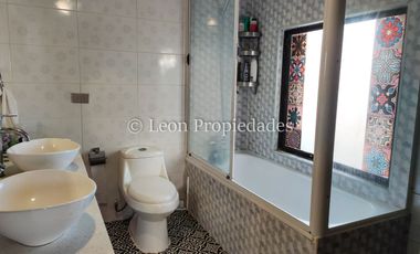 Leon Propiedades vende parcela con casa en sector lo Águila, Curacaví.