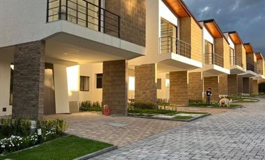 Casas a estrenar de 192m2, ubicadas en la Urb. Pueblo Viejo, 3 dormitorios, estudio, 2 estacionamientos