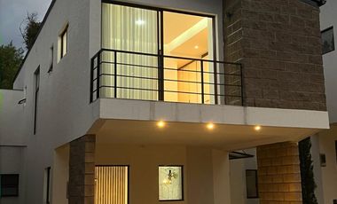 Casas a estrenar de 192m2, ubicadas en la Urb. Pueblo Viejo, 3 dormitorios, estudio, 2 estacionamientos