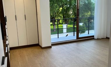Casas a estrenar de 192m2, ubicadas en la Urb. Pueblo Viejo, 3 dormitorios, estudio, 2 estacionamientos