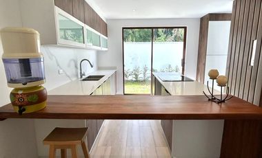 Casas a estrenar de 192m2, ubicadas en la Urb. Pueblo Viejo, 3 dormitorios, estudio, 2 estacionamientos