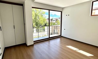Casas a estrenar de 192m2, ubicadas en la Urb. Pueblo Viejo, 3 dormitorios, estudio, 2 estacionamientos